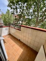PISO DE 4 DORMITORIOS Y 2 BAÑOS, BALCÓN TERRAZA Y TRASTERO! photo 0