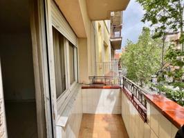 PISO DE 4 DORMITORIOS Y 2 BAÑOS, BALCÓN TERRAZA Y TRASTERO! photo 0