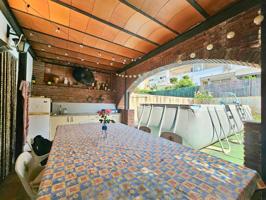 CASA DE 4 DORMITORIOS Y 2 BAÑOS, CON GARAJE DOBLE , PATIO Y PISCINA PRIVADA photo 0