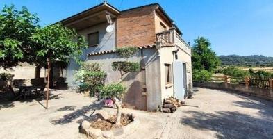 Finca con casa de dos plantas, terreno llano y polivalente. Encanto rural y vistas increíbles!! A 5 minutos de Sentmenat y Caldes de Montbui photo 0