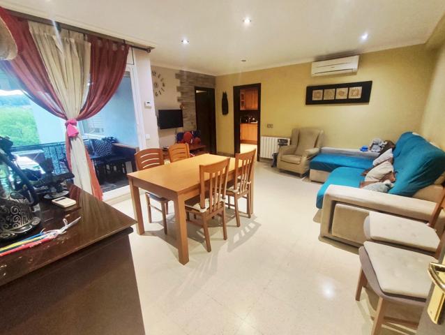 PISO DE VPO DE 4 DORMITORIOS + 2 BAÑOS + PLAZA DE PARKING, TERRAZA Y GALERÍA! photo 0