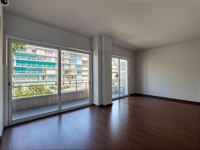 Amplio Piso en La Bordeta, Barcelona con Parking y Balcón Orientado al Este (3DORMITORIOS +2BAÑOS) photo 0