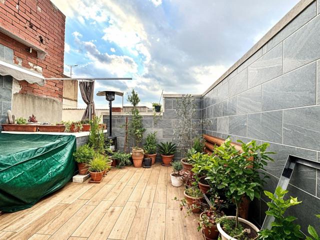 PISO PARA ENTRAR A VIVIR - ZONA MUY TRANQUILA (TERRAZA DE 56M2) 3 Dormitorios + 1 Baño GARAJE OPCIONAL! CAPACIDAD 2 COCHES. photo 0