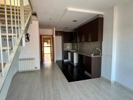 DUPLEX DE 2 DORMITORIOS + VESTIDOR + TERRAZA + 2 GARAJES!! photo 0