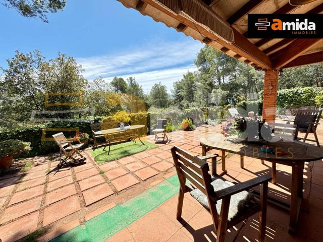 Casa en venta en Castellar del Vallès photo 0