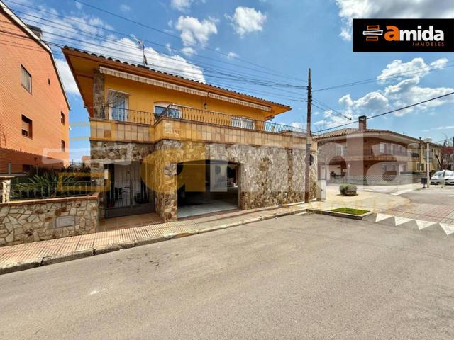 Magnífica casa a 4 vents i cantonera a Riells i Viabrea photo 0