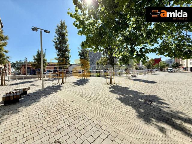 LOCAL EN VENTA CON DOS PLANTAS Y DOBLE ACCESO en el centro de Sabadell. photo 0