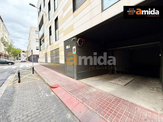 Plaza de moto en venta en el centro de Sabadell photo 0