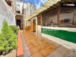 CASA A REFORMAR de 230 m² en el barrio de Covadonga, con múltiples posibilidades y un gran potencial para adaptarla a tu photo 0