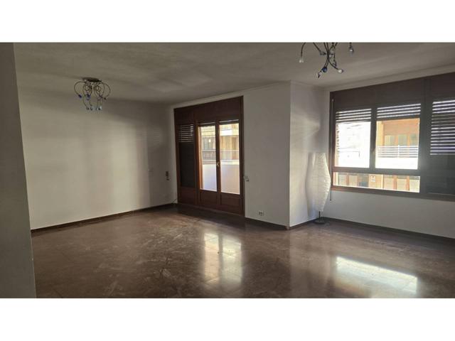 Piso en venta en Centro-Corredera(30800) photo 0