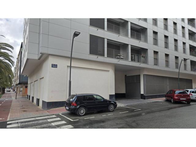 Local comercial en venta en Lorca photo 0