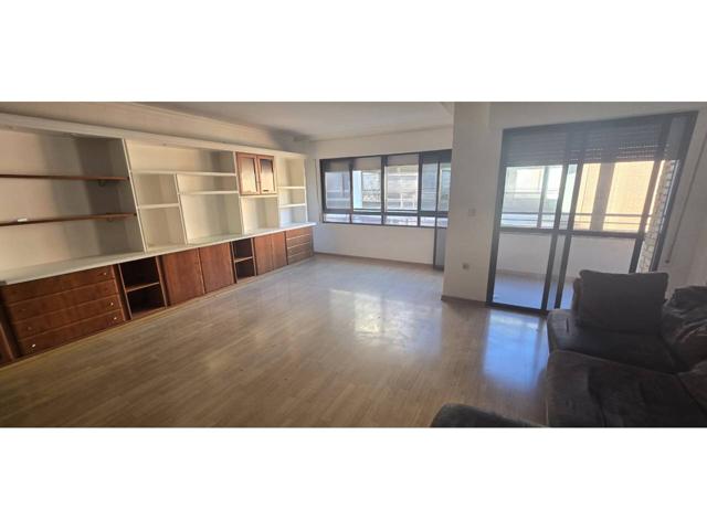 PISO EN VENTA EN AVENIDA JUAN CARLOS I. photo 0
