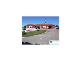 Chalet unifamiliar en venta en Villamayor photo 0