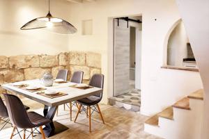 ENCANTADORA CASA DE PUEBLO MALLORQUINA RECIÉN REFORMADA, CON TERRAZA Y VISTAS A LAS MONTAÑAS photo 0