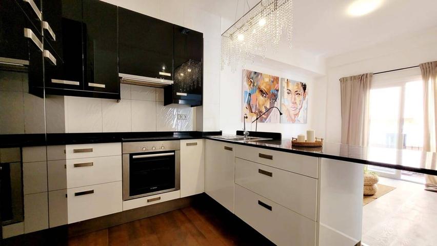 Apartamento reformado en El Arenal, ¡a sólo 200 m del mar! photo 0