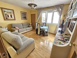 Increíble oportunidad de adquirir un hermoso piso en pleno corazón de Granada. Este inmueble destaca por su excelente ub photo 0