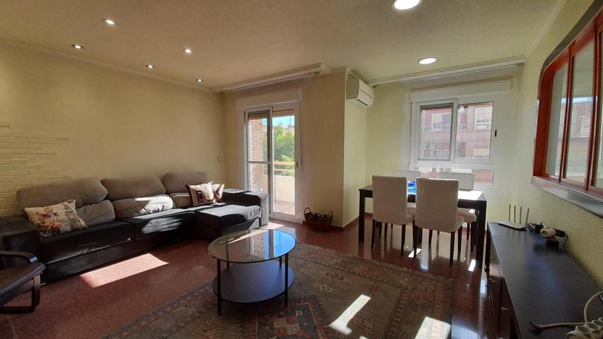 Pisazo de 4 habitaciones en la Avenida photo 0