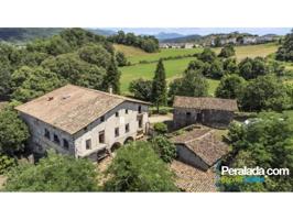 Casa En venta en Olot photo 0