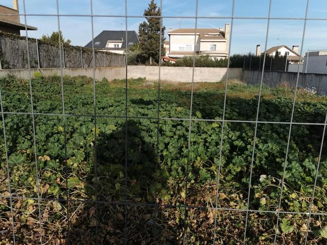 Terreno en venta en Fontellas de 555 m2 photo 0