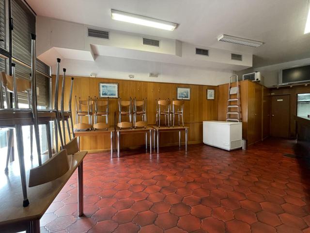 Local en venta en Pamplona de 60 m2 photo 0