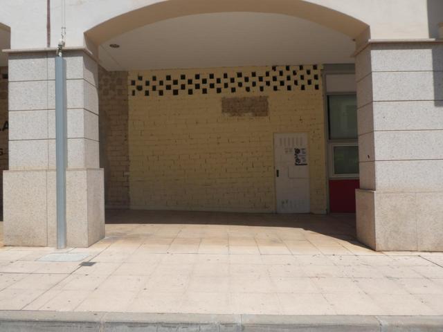 Local en venta en Tudela de 80 m2 photo 0