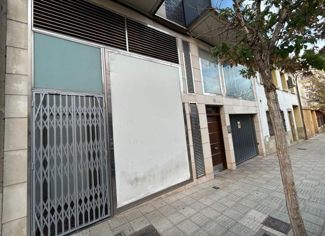 Local en alquiler en Tudela de 200 m2 photo 0