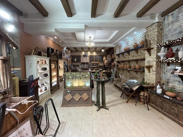 Local en venta en Tudela de 108 m2 photo 0