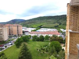 Piso con terraza y vistas en Villava photo 0