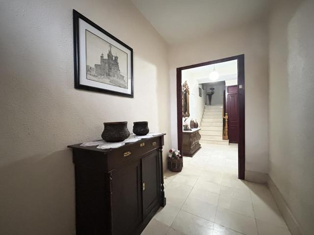 Casa - Chalet en venta en Milagro de 225 m2 photo 0