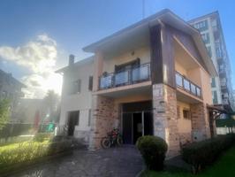Casa - Chalet en venta en Irun de 200 m2 photo 0