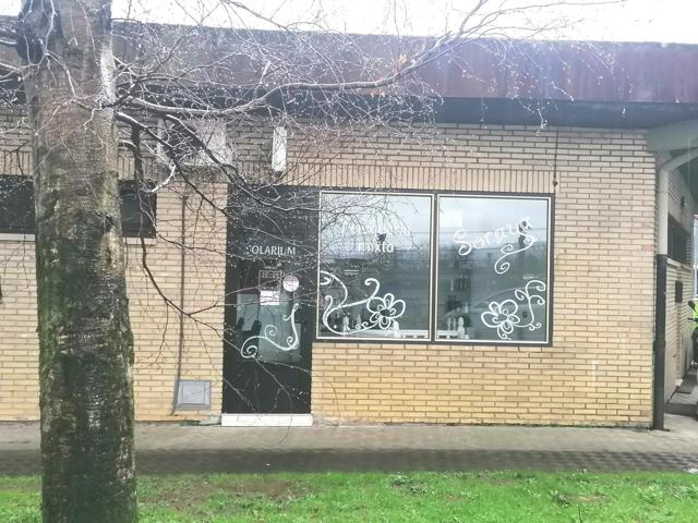 Peluquería en venta o venta aplazada (alquiler con derecho a compra) en Marinel kalea de Irun - Belaskoenea photo 0