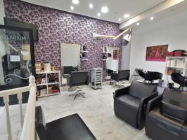 Peluquería en alquiler y venta de mobiliario acordado con propietaria en Irun photo 0