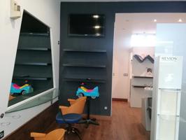 Local en venta en Irun de 55 m2 photo 0