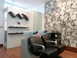 Local en venta en Irun de 55 m2 photo 0