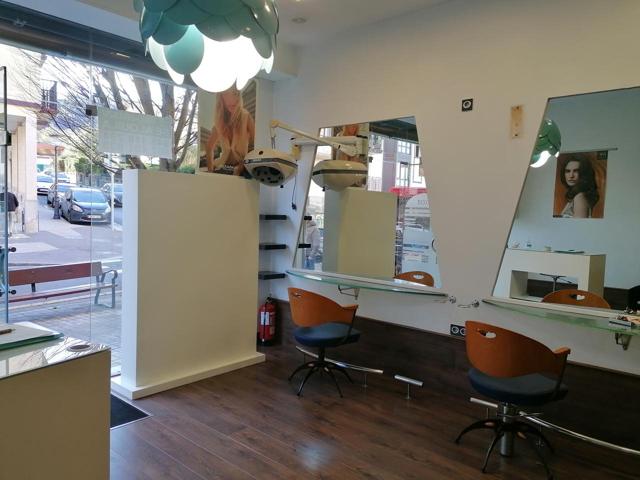 Local en venta en Irun de 55 m2 photo 0