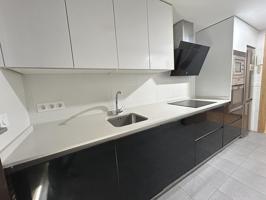 Piso en venta en Tudela de 72 m2 photo 0