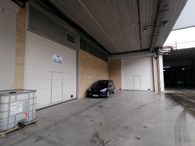 Nave industrial-comercial en Irun photo 0