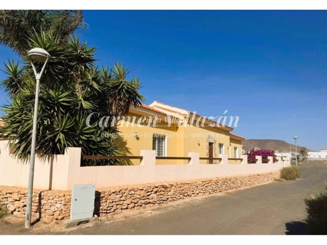 Chalet en venta en Triquivijate photo 0
