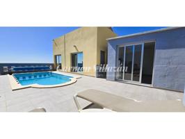 Chalet en venta en Caleta Alta photo 0