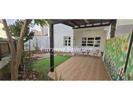 Duplex en venta en El Palmeral photo 0