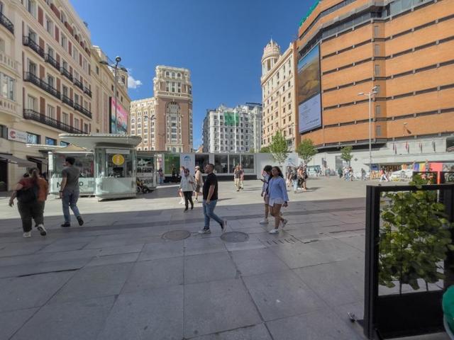 Piso en venta en calle del Postigo de San Martín, Madrid photo 0
