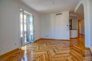 Piso en alquiler en Concepción Jeronima 35, Madrid photo 0