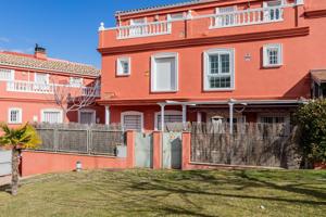 Unifamiliar Pareada En venta en Altos De Jarama, Paracuellos De Jarama photo 0
