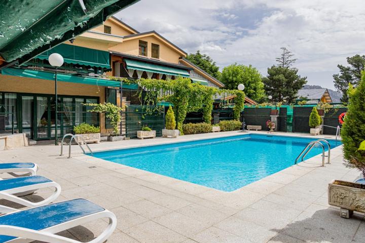 EXCLUSIVO HOTEL RURAL CON 3 VILLAS Y 2 PISCINAS EN PLENA SIERRA DE GUADARRAMA photo 0