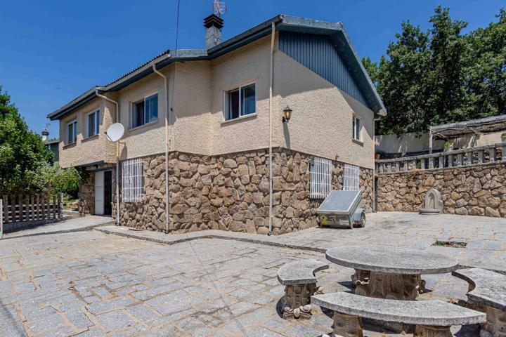 Unifamiliar En venta en Collado Del Hoyo, Cercedilla photo 0