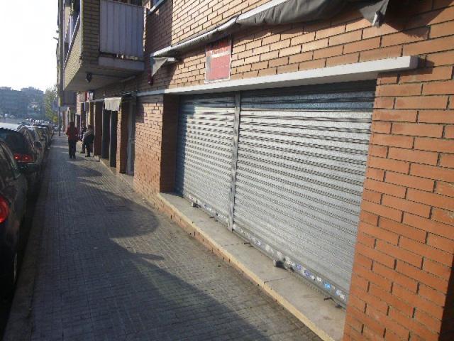 Local en venta en RENTABILIDAD en Rubi, Av. Estatut photo 0