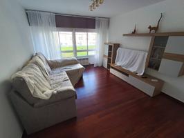 Piso en alquiler en Milladoiro photo 0