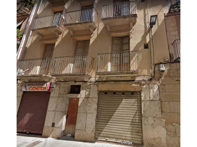 Edificio en venta en el centro de Tortosa photo 0