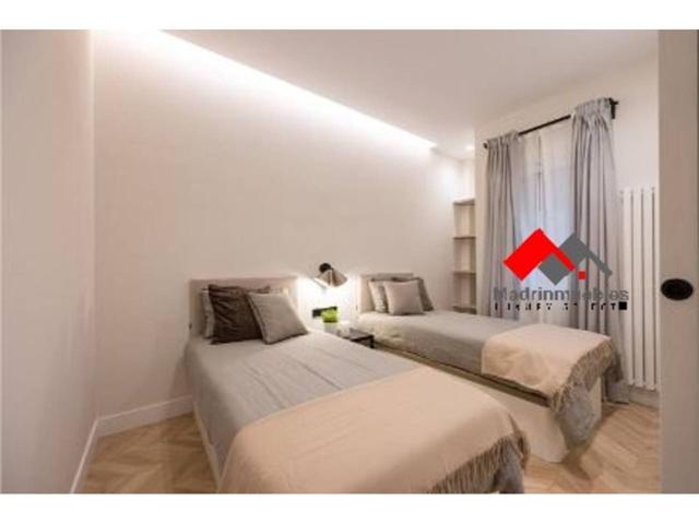 Madrinmuebles Luxury Select OFRECE EN VENTA ESTUPENDO PISO photo 0