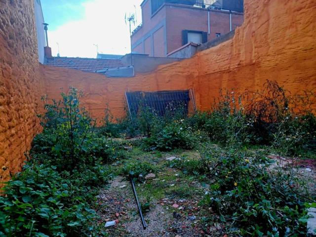 OPORTUNIDAD DE INVERSIÓN. CASA CON POSIBILIDAD DE EDIFICAR UNA VIVIENDA DE VARIAS PLANTAS photo 0